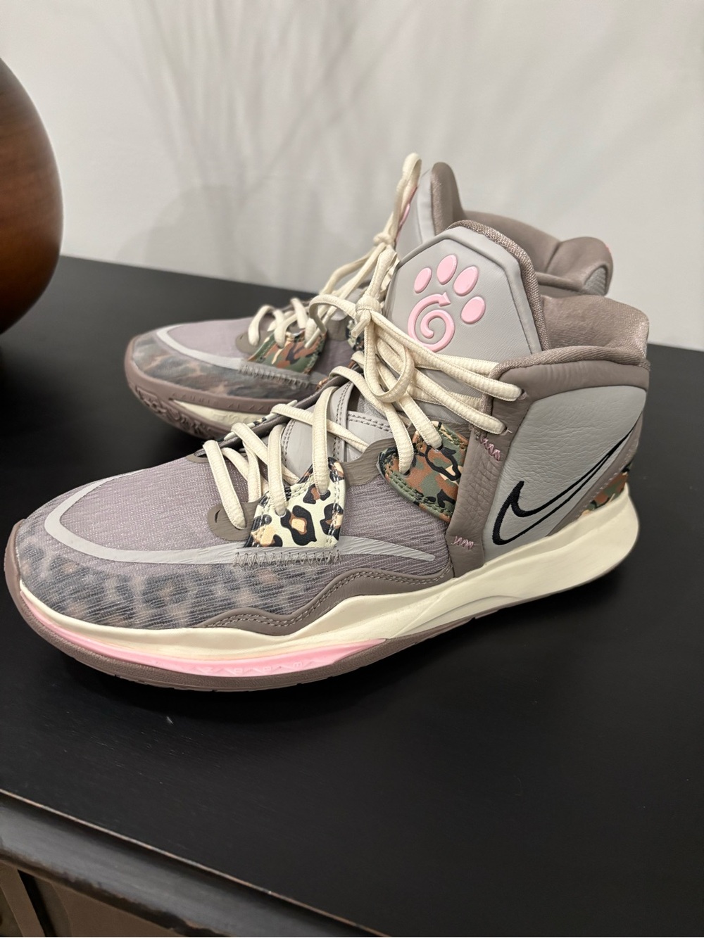NIKE Men’s Kyrie Infinity “Leopard Camo” Shoes, Unisex Casual Streetwear, 8.5